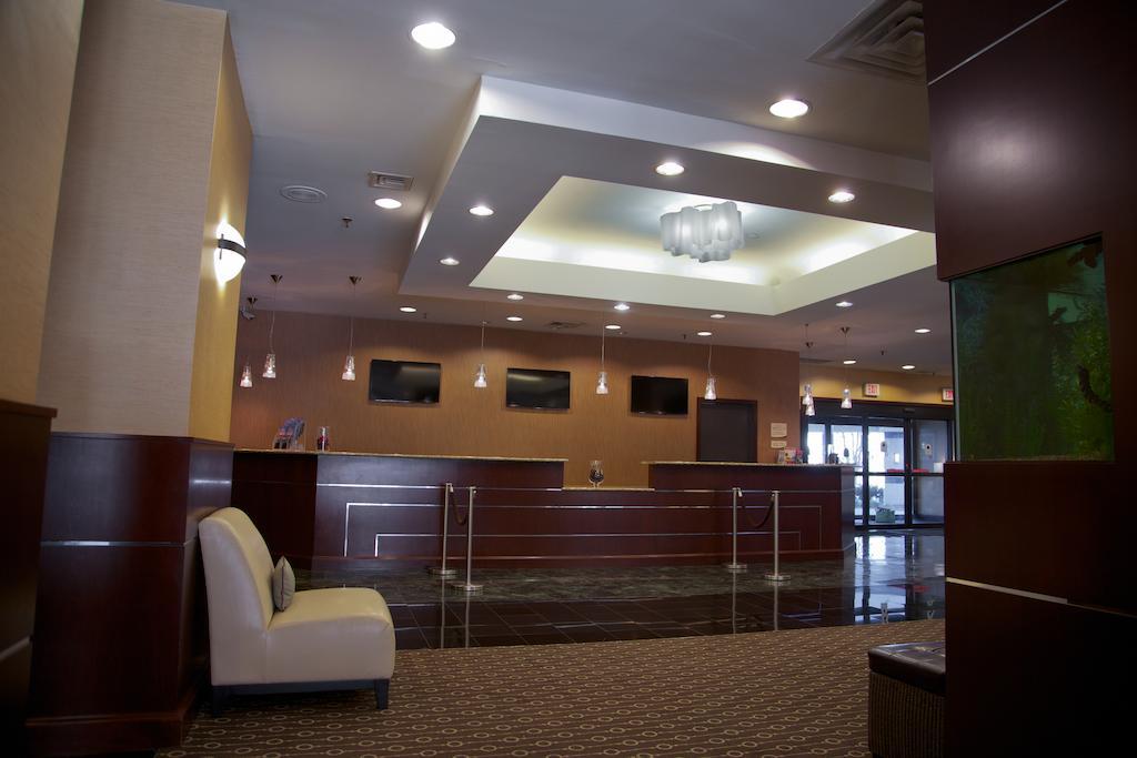 Courtyard By Marriott Avenue